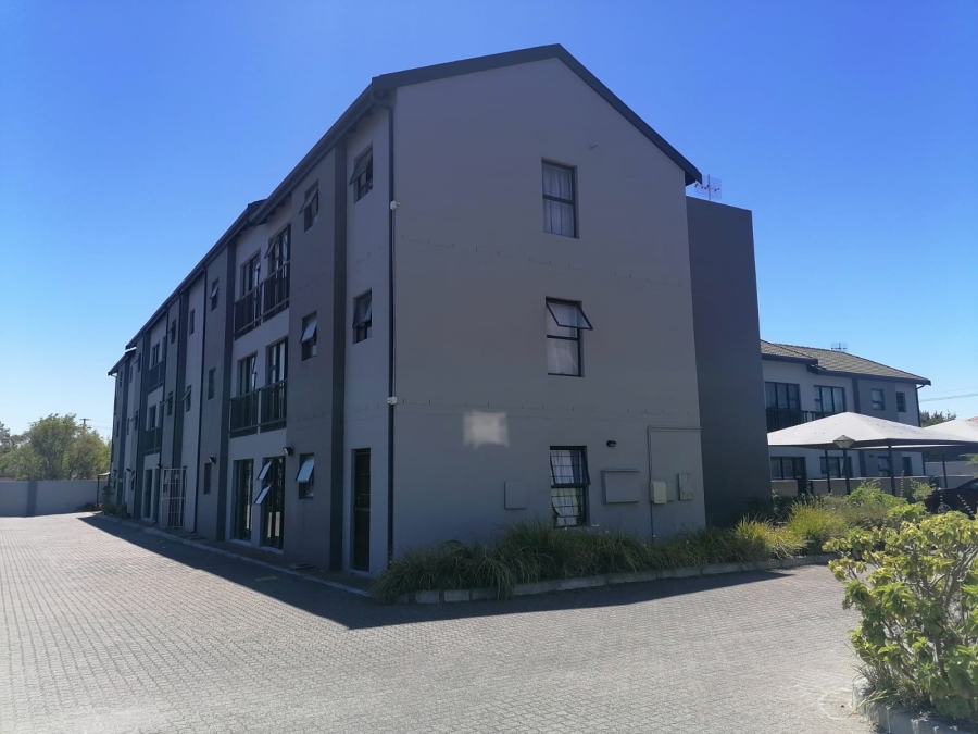 To Let 1 Bedroom Property for Rent in Lansdowne Western Cape